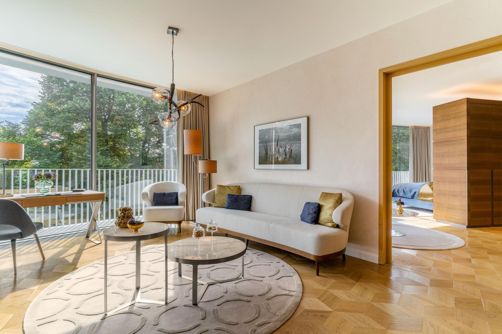 The Fontenay Αμβούργο Εξωτερικό φωτογραφία A living room at the Mandarin Oriental