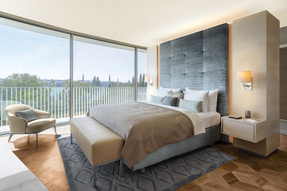 The Fontenay Αμβούργο Εξωτερικό φωτογραφία A bedroom at The London West Hollywood