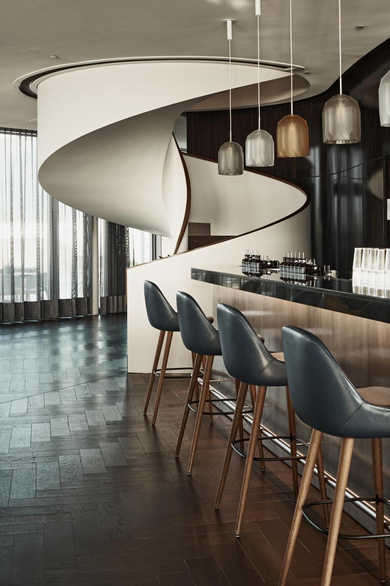 The Fontenay Αμβούργο Εξωτερικό φωτογραφία The bar at the 101 Sky Bar