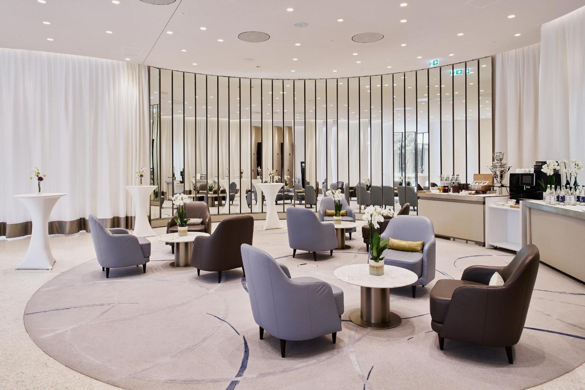 The Fontenay Αμβούργο Εξωτερικό φωτογραφία The lounge at the airport